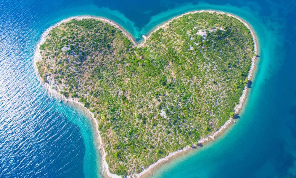 Wyspa Galešnjak położona jest niedaleko Zadaru, Chorwacja